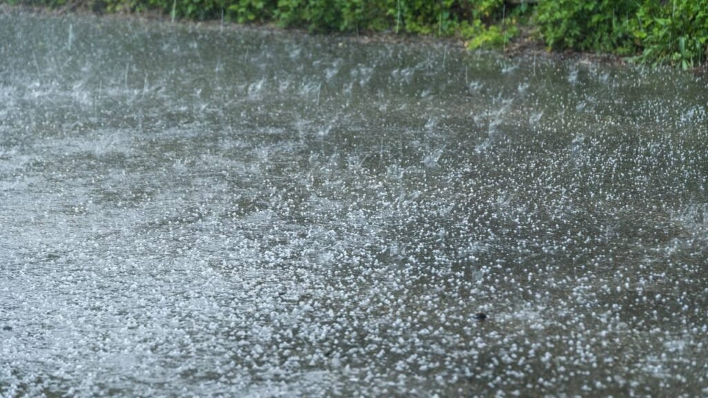 Inmet alerta para temporais e possíveis alagamentos no país