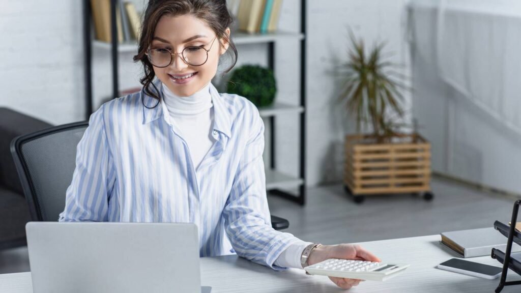 Como se preparar para o fim de ano sem ficar no vermelho