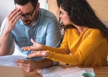 13º salário não é dinheiro extra! O erro silencioso que deixa 53% dos brasileiros no aperto em janeiro