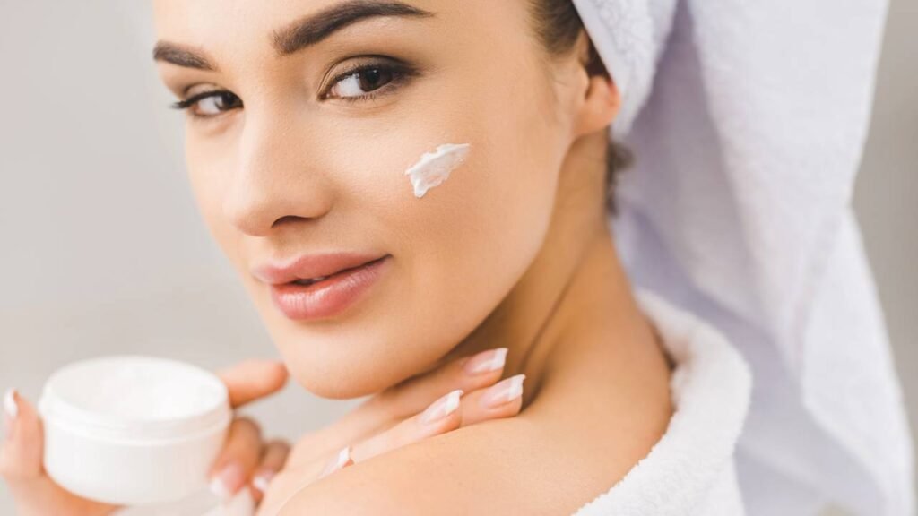 Os melhores cremes de farmácia para reduzir rugas sem gastar muito