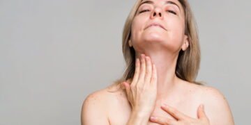 Pele do colo e do pescoço exige cuidados que muita gente ignora