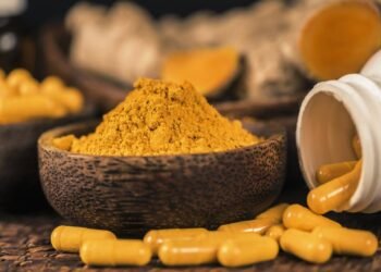 É seguro tomar curcumina? Entenda os riscos