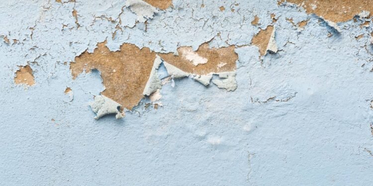 Tinta descascando não é legal - Créditos: depositphotos.com / wuttichok