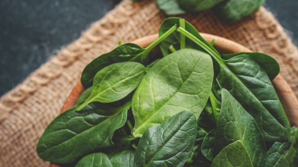 O que acontece com o corpo após comer espinafre durante 7 dias