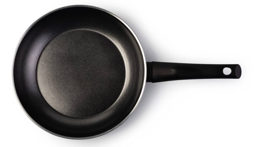 O verdadeiro uso do buraco na frigideira que quase ninguém sabe