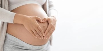 A bactéria no intestino materno que pode reduzir complicações na gravidez