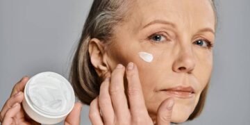 Comprei esses produtos que eliminam manchas, olheiras e rugas por menos de R$ 40