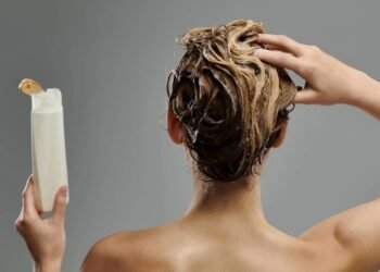 Esse hidratante caseiro salvou meu cabelo do ressecamento