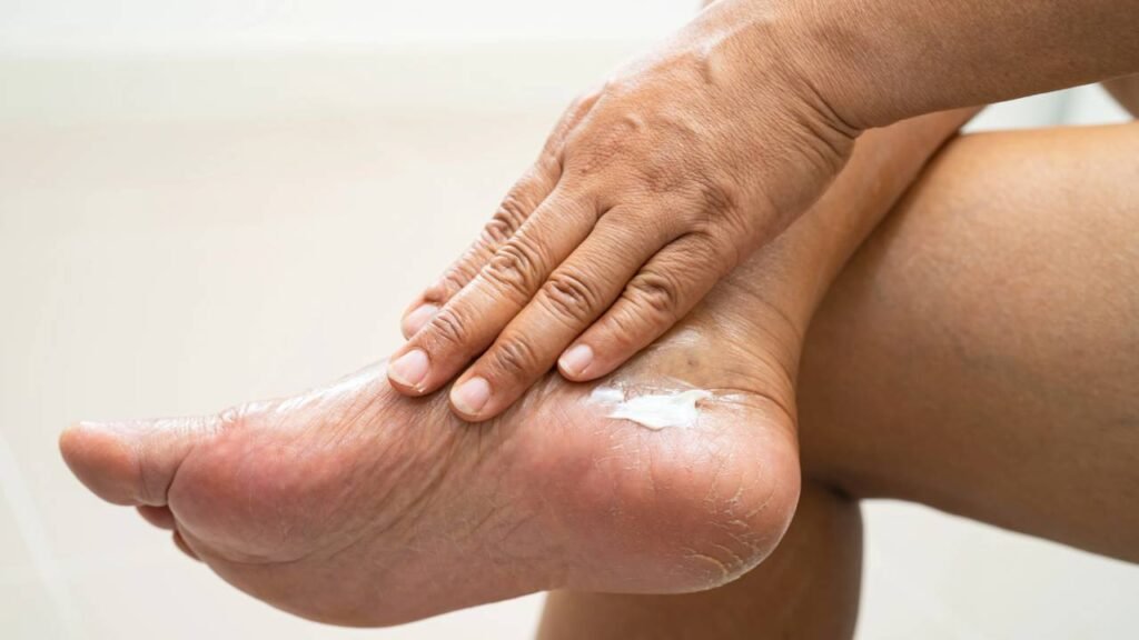 Truque caseiro que garante pés hidratados de forma rápida e simples