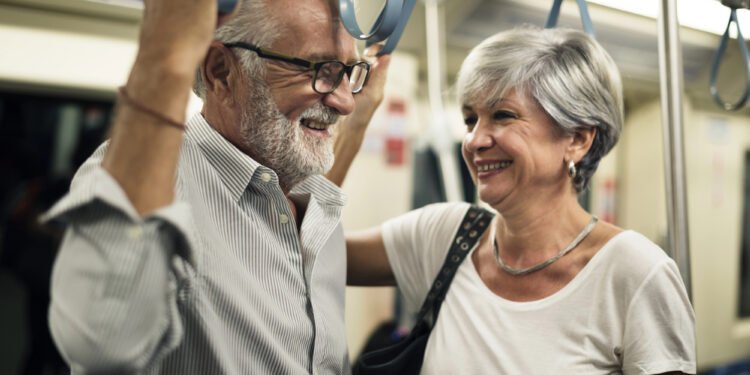 Como a Carteira do Idoso garante viagens gratuitas e mais direitos