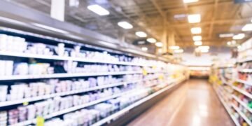 Empresa de iogurte grego sofre com ação judicial, após detecção de múltiplos produtos químicos no produto