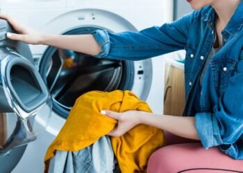 Esses cuidados simples fazem sua roupa parecer nova por anos
