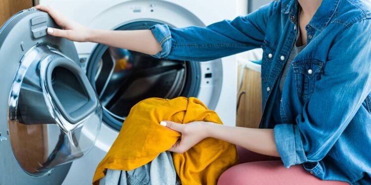 Esses cuidados simples fazem sua roupa parecer nova por anos