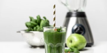 A bebida natural que ajuda a limpar o fígado e reduzir a gordura