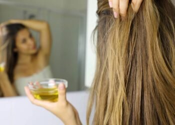 Diga adeus ao cabelo opaco com estas máscaras caseiras super nutritivas