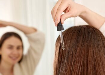 Essa máscara de colágeno capilar caseira rejuvenesce os fios em 15 minutos