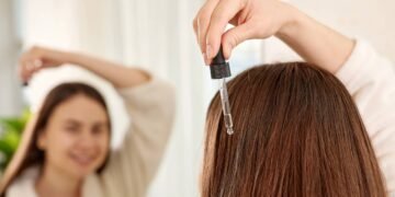 Essa máscara de colágeno capilar caseira rejuvenesce os fios em 15 minutos