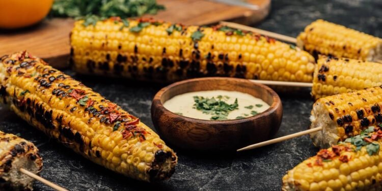 Além disso, a fibra natural presente no milho atua como prebiótico - Créditos: depositphotos.com / VadimVasenin