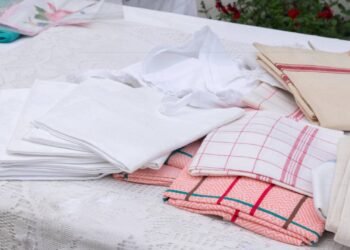 Especialista, fala sobre a frequência de limpar os panos de prato