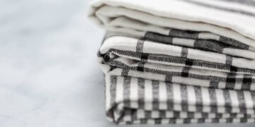 Especialista, fala sobre a frequência de limpar os panos de prato