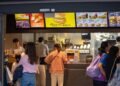 Decisão inesperada! Maior rede de fast-food deixa o país após 36 anos
