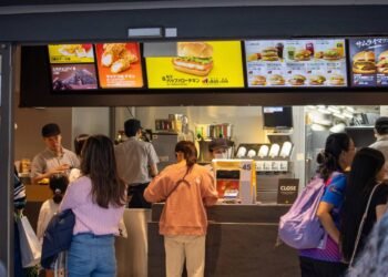 Decisão inesperada! Maior rede de fast-food deixa o país após 36 anos