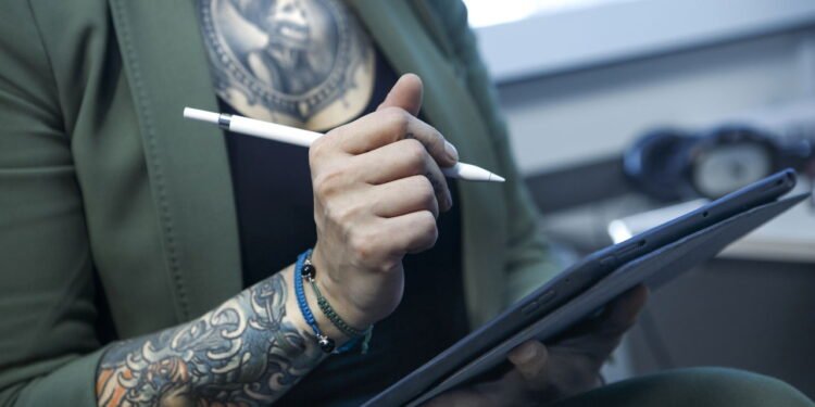 Explicações sobre o significado de cada tatuagem - Créditos: depositphotos.com / alesealesphoto