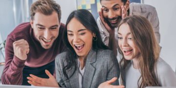 Brasileiros comemoram feriado nesta terça-feira, dia 07/10