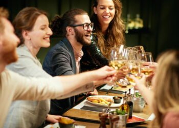 O que a sua família precisa saber para ser elegante no restaurante