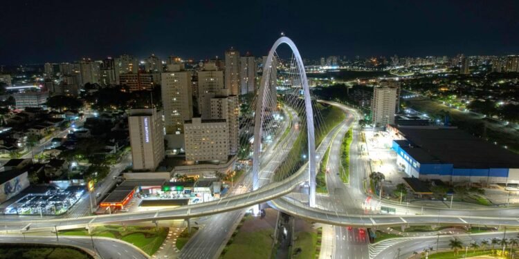 Essa cidade cresce com qualidade de vida, tecnologia e acesso fácil a SP e RJ