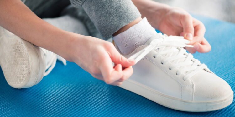 Como acabar com mau cheiro dos sapatos - Créditos: depositphotos.com / NatashaFedorova