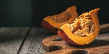 Os melhores alimentos para eliminar retenção de líquidos e desinchar rápido