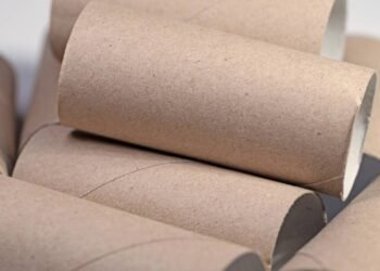 Não jogue fora os tubos de papel higiênico e transforme em lindas decorações de Natal