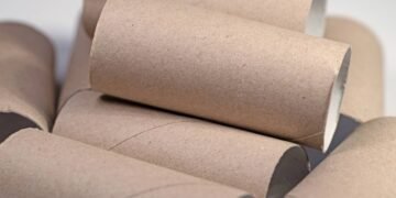 Não jogue fora os tubos de papel higiênico e transforme em lindas decorações de Natal