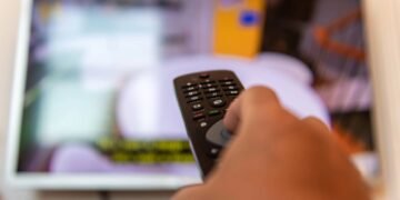 Engenheiro ensina a proteger a TV e eletrônicos de raios agora