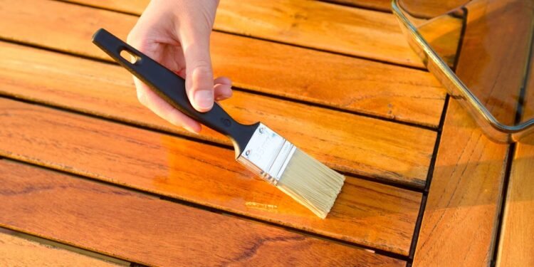 Como fazer verniz caseiro fácil e econômico em casa - Créditos: depositphotos.com / bubutu