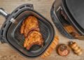 Sua airfryer deixou tudo com gosto de queimado? O erro pode estar em um hábito diário