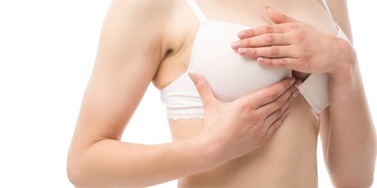 Autoexame da Mama - Créditos: depositphotos.com / AndrewLozovyi