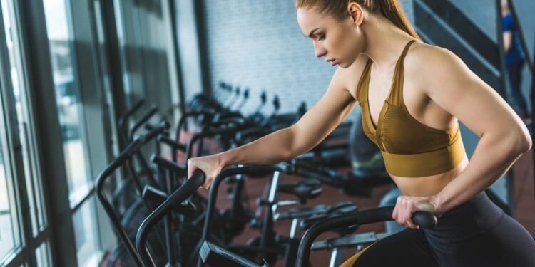 Treinar em jejum realmente ajuda a queimar gordura ou pode prejudicar sem desempenho