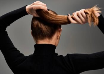 A forma que você amarra seu cabelo pode estar arrancando seus fios sem você notar