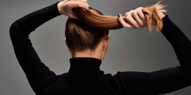 A forma que você amarra seu cabelo pode estar arrancando seus fios sem você notar