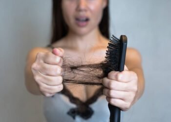 Os 3 tipos de queda de cabelo que exigem tratamento urgente