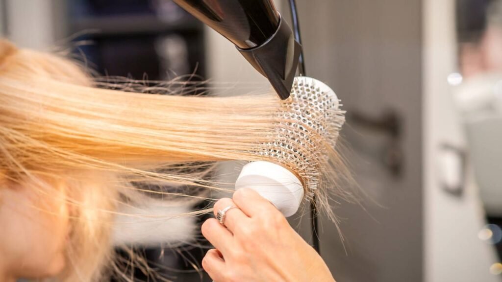 Acabe com a elasticidade em cabelos loiros com apenas 1 ingrediente 