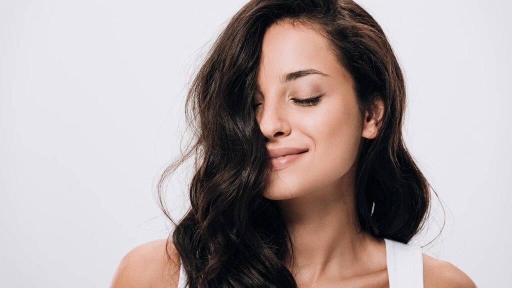 Usei vinagre branco no cabelo por 1 semana e o resultado me surpreendeu