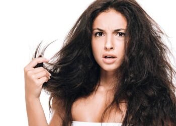 Cabelo ressecado por tintura? Essa receita devolve a cor sem danificar