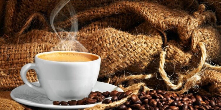 Café à tarde atrapalha seu sono, mas um ajuste de horário resolve