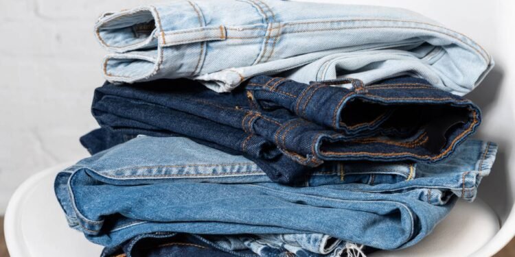 O modelo de jeans mais inteligente para parecer mais jovem sem mudar seu estilo