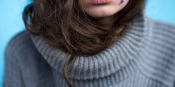 Adeus aos moletons oversized, a moda agora é looks mais sofisticados e elegantes