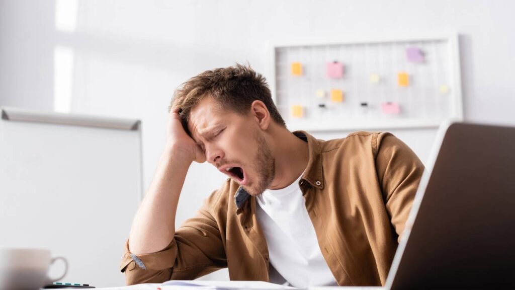 Sinais ignorados de falta de sono que afetam sua saúde antes de você perceber