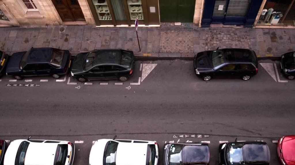 Depois de 15 anos estacionando no mesmo lugar, levei uma multa inesperada na porta de casa